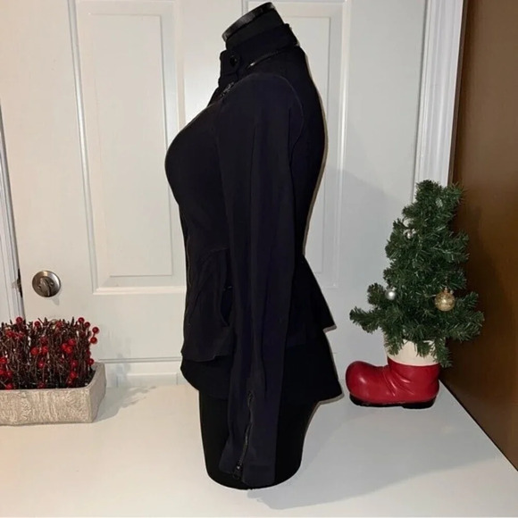 Lululemon Bust A Move Jacket Size 4 ❤️ - Picture 2 of 10